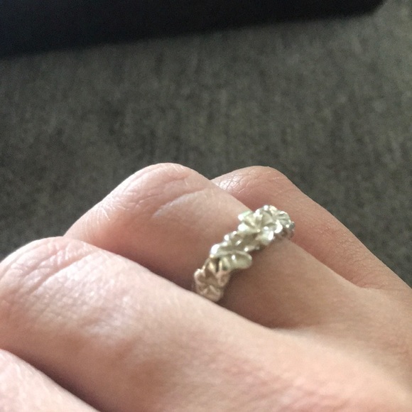 Flower ring - Picture 4 of 4